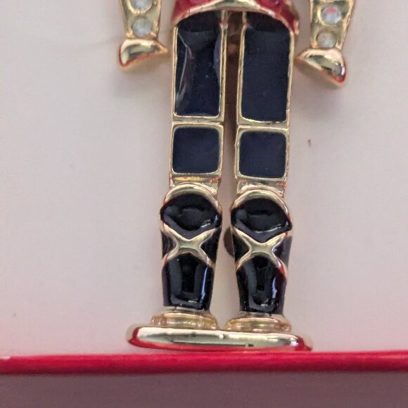 TRIFARI Nutcracker Christmas Soldier Enamel Brooch Pin - Picture 4 of 4